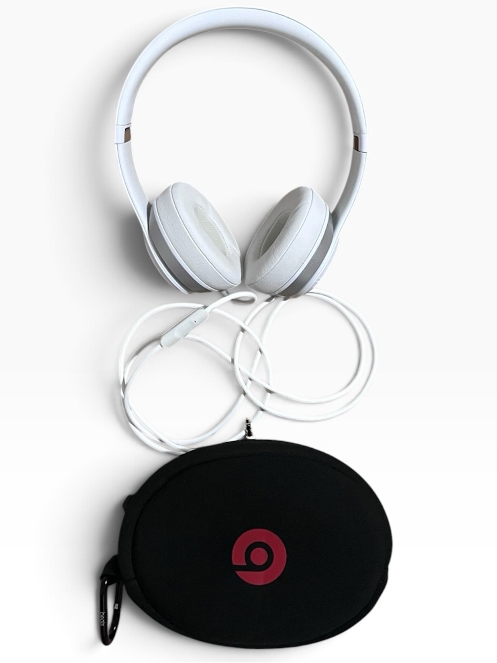 Beats by Dr. Dre White and Silver Beats Solo 1 Headphones with wire and case
